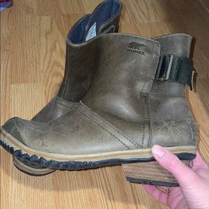 Sorel olive green slimpack boots